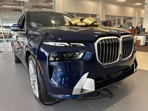 New 2026 BMW X7 xDrive40i image 3