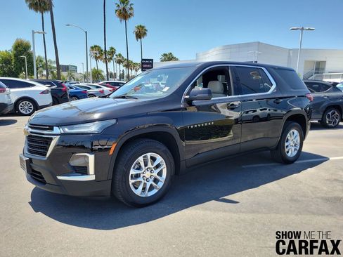 Used 2022 Chevrolet Traverse LS FWD image 2