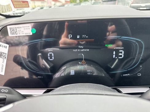 New 2025 Kia Niro SX Touring image 26