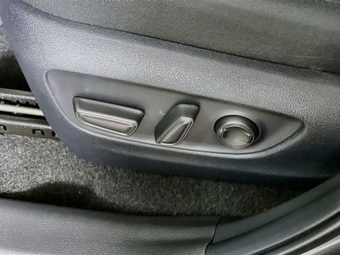 Used 2025 Toyota RAV4 XLE w/ Convenience Package FWD image 16