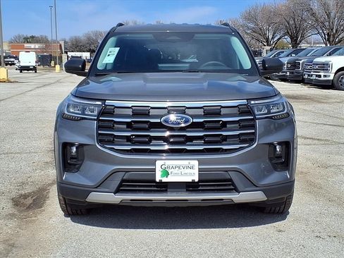 New 2026 Ford Explorer Active w/ Active Comfort Package image 2