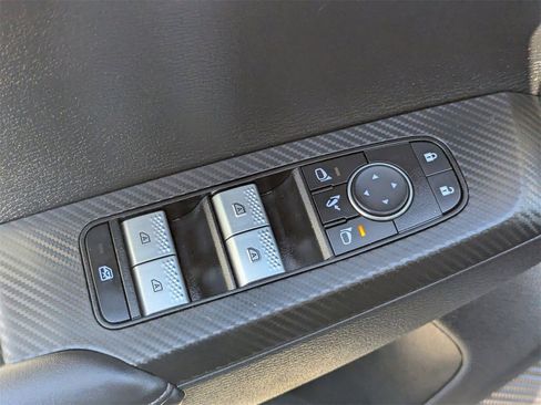 Used 2024 Mitsubishi Outlander AWD image 22