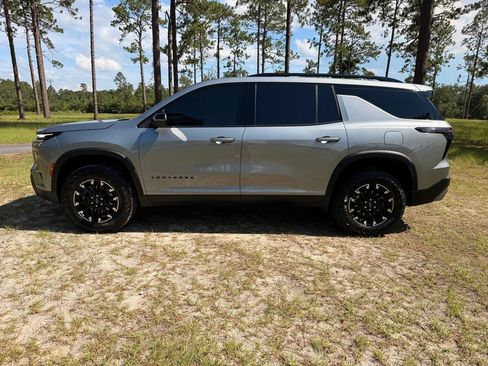 Used 2024 Chevrolet Traverse Z71 w/ LPO, Floor Liner Package AWD/4WD image 2