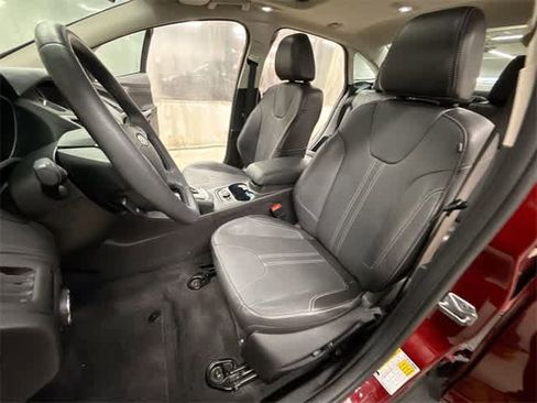 Used 2014 Ford Focus SE w/ Equipment Group 201A image 14