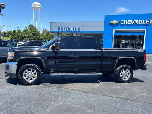 Used 2015 GMC Sierra 2500 SLE w/ SLE Preferred Package AWD/4WD image 2