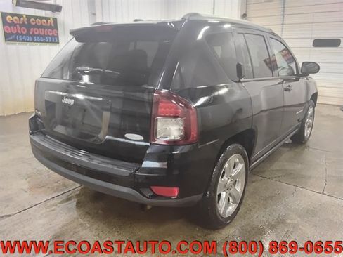 Used 2015 Jeep Compass Latitude AWD/4WD image 3