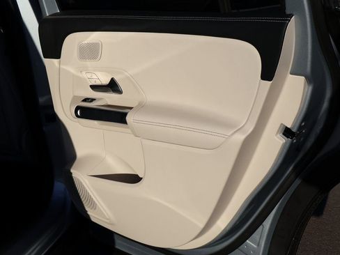 Used 2026 Mercedes-Benz GLB 250 GLB 250 image 17