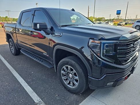 Used 2024 GMC Sierra 1500 AT4 w/ Technology Package AWD/4WD image 1