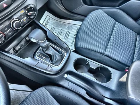 Used 2023 Kia Soul LX w/ LX Technology Package FWD image 22