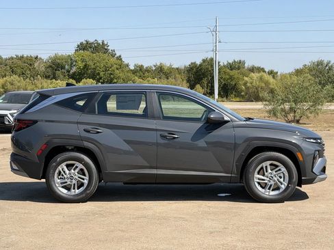 New 2026 Hyundai Tucson SE image 3