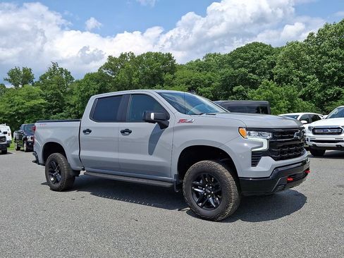 Used 2024 Chevrolet Silverado 1500 LT Trail Boss w/ LT Trail Boss Premium Package AWD/4WD image 1