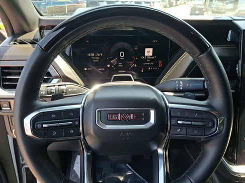 Used 2025 GMC Yukon Elevation w/ LPO, Yukon Black Package AWD/4WD image 21