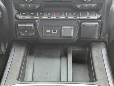 Used 2022 Chevrolet Silverado 1500 LTZ w/ Technology Package AWD/4WD image 21
