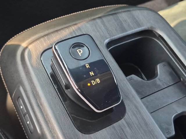 Used 2024 Nissan Ariya FWD image 19
