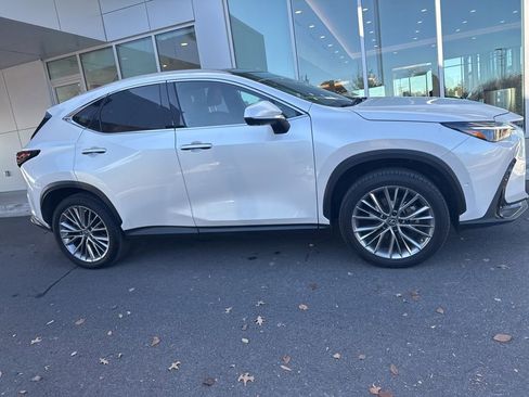 Used 2024 Lexus NX 300h AWD w/ Luxury Package image 2