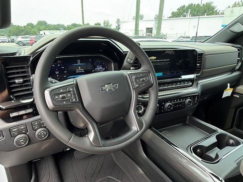 New 2026 Chevrolet Silverado 2500 ZR2 AWD/4WD image 4