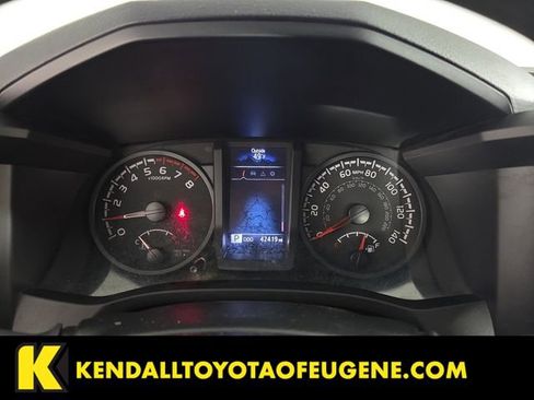Used 2022 Toyota Tacoma SR image 12