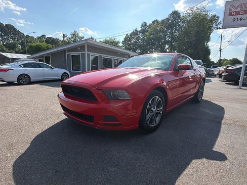 Used 2013 Ford Mustang Premium RWD image 8