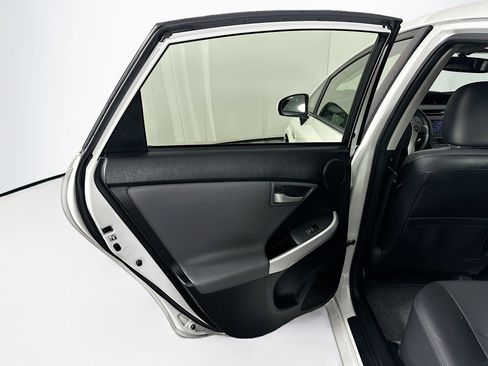 Used 2014 Toyota Prius 5dr HB (Natl) image 25