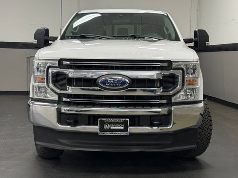 Used 2022 Ford F250 XLT AWD/4WD image 3