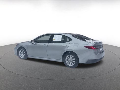 Used 2025 Toyota Camry LE image 9