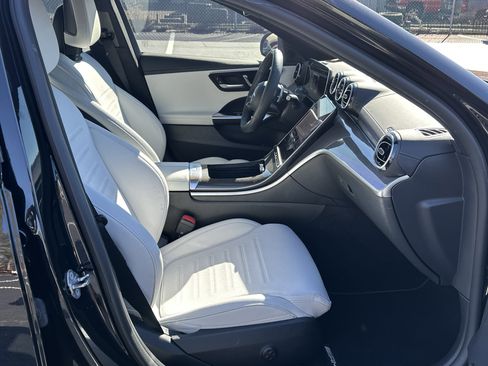 Used 2023 Mercedes-Benz C 300 Sedan image 12