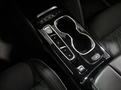 Used 2023 Buick Envision Avenir image 16