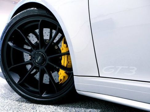 Used 2018 Porsche 911 GT3 RWD image 19
