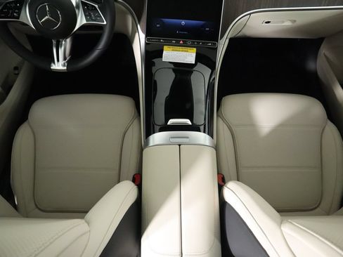 Used 2026 Mercedes-Benz GLC 300 image 18