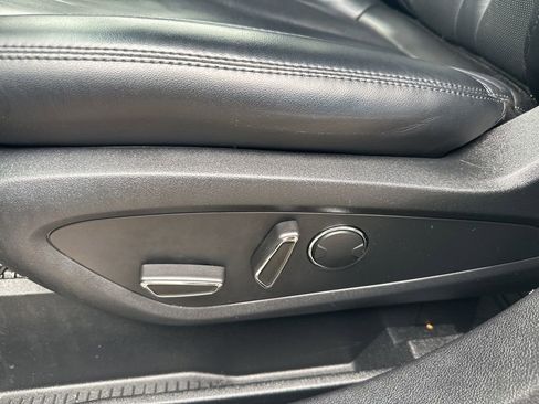 Used 2019 Lincoln Nautilus Select image 18