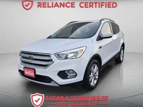 Used 2018 Ford Escape SE image 1