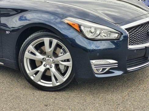 Used 2017 INFINITI Q70 L 3.7 w/ Deluxe Touring Package RWD image 6