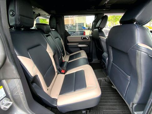 Used 2022 Ford Bronco Wildtrak image 18