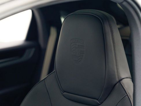 New 2026 Porsche Cayenne Coupe image 18