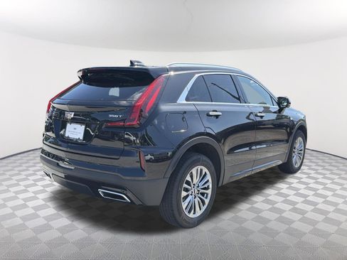 Used 2025 Cadillac XT4 Premium Luxury FWD image 6