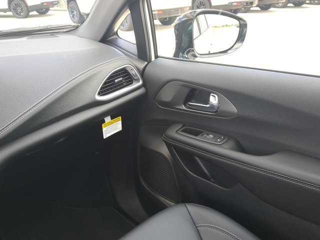 New 2026 Chrysler Pacifica Select FWD image 20