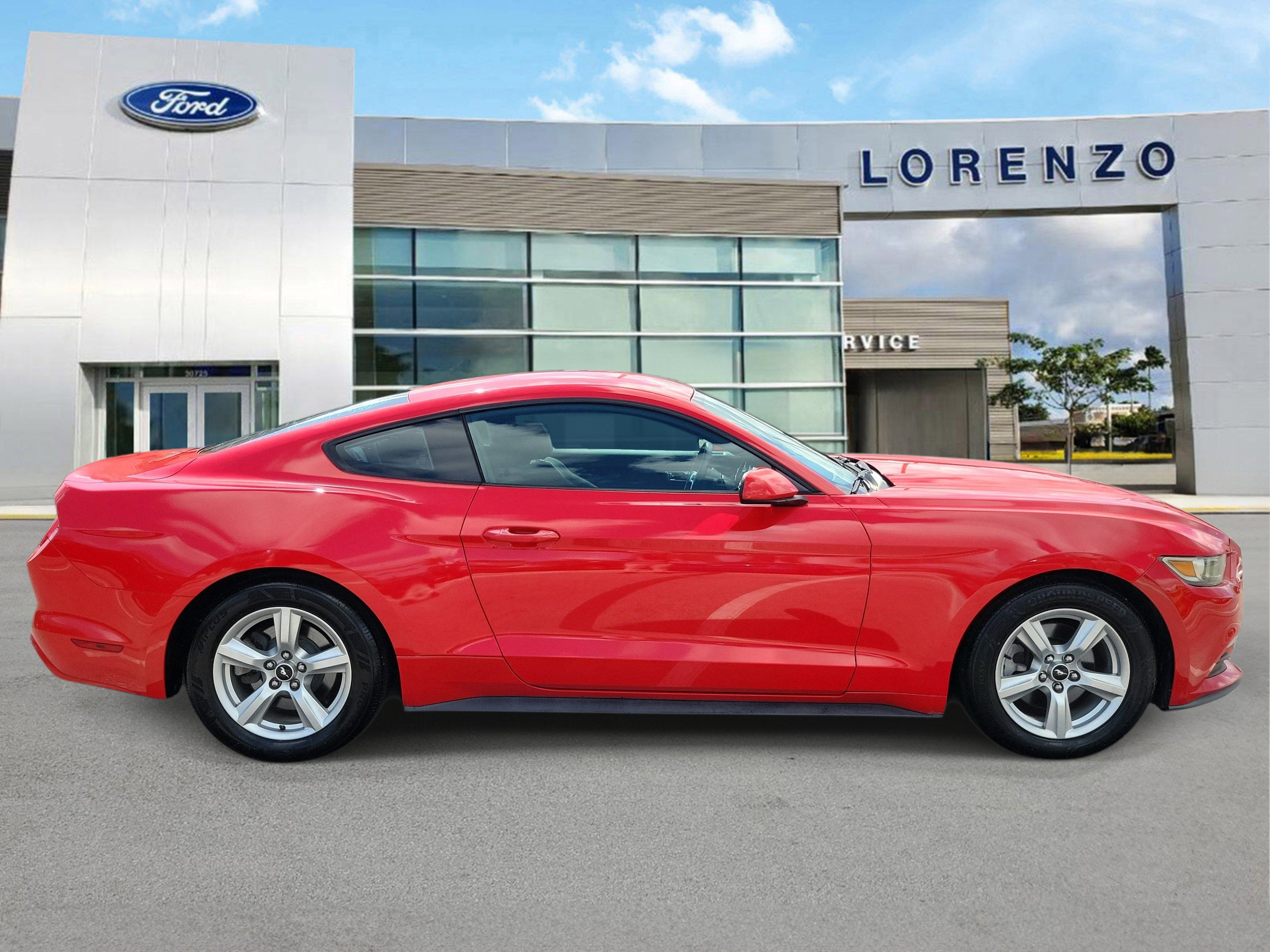 Used 2016 Ford Mustang Coupe RWD image 4