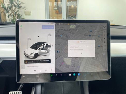 Used 2025 Tesla Model Y Performance image 10