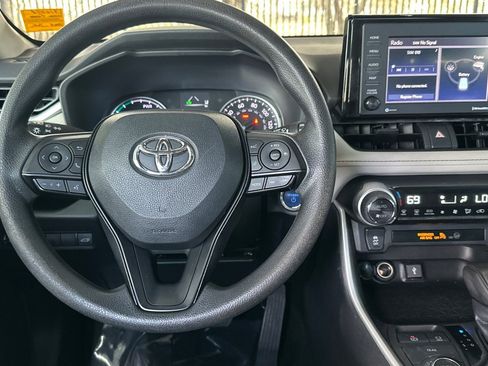 Certified 2022 Toyota RAV4 XLE image 18