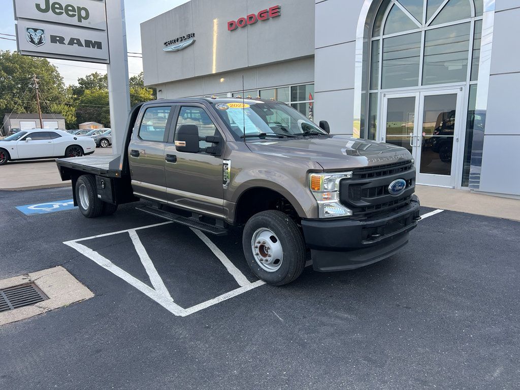 Used 2022 Ford F350 XL w/ Power Equipment Group AWD/4WD image 1