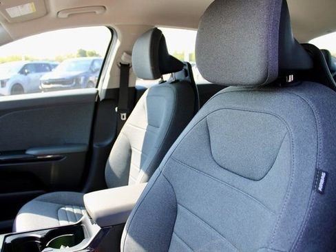 New 2025 Kia K4 EX image 17