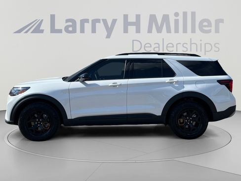 Used 2026 Ford Explorer Tremor w/ Tremor Ultimate Package AWD/4WD image 2
