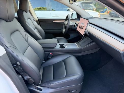 Used 2023 Tesla Model Y Long Range AWD/4WD image 22