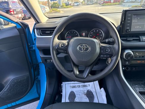 Used 2019 Toyota RAV4 LE image 28