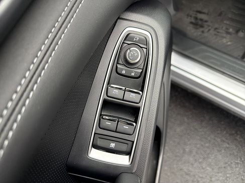 Used 2025 Subaru Ascent Limited w/ Popular Package #1 image 10