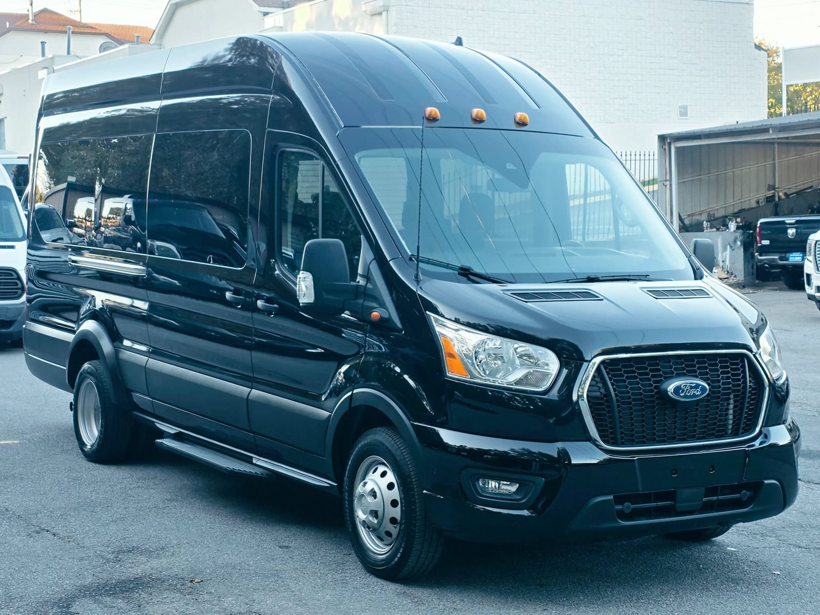 Used 2022 Ford Transit 350 XLT RWD image 9