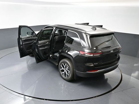 New 2025 Jeep Grand Cherokee Limited w/ Luxury Tech Group II image 45