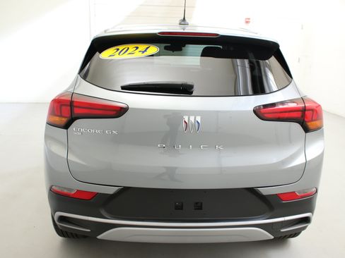 Used 2024 Buick Encore GX Preferred AWD/4WD image 8