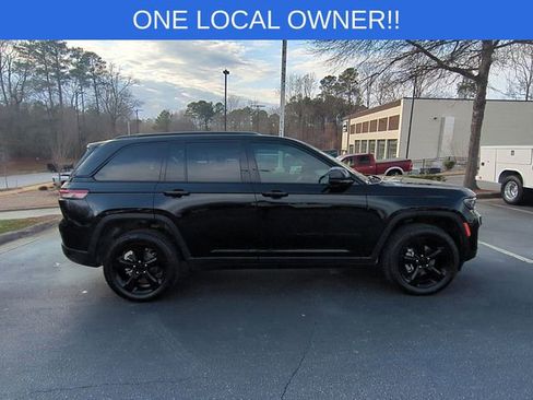 Used 2023 Jeep Grand Cherokee Altitude image 6