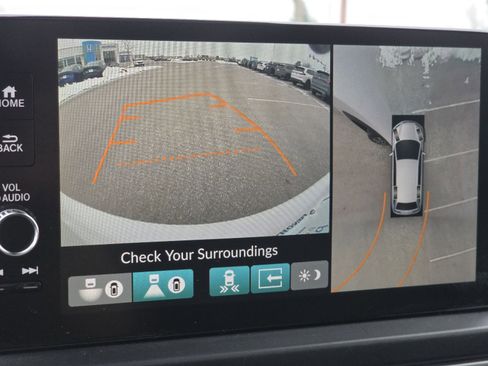 Certified 2025 Honda Pilot Elite image 8